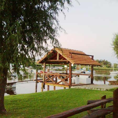 Cabanas Rio Quequen Некочеа Екстер'єр фото